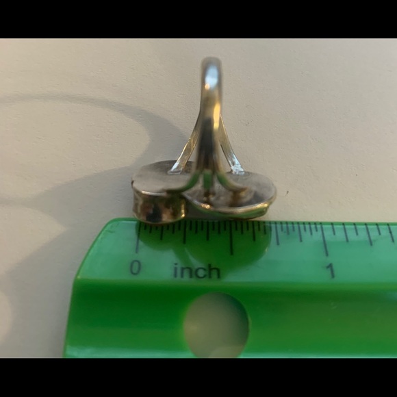 Sterling Silver and Coral Ring - Picture 5 of 7